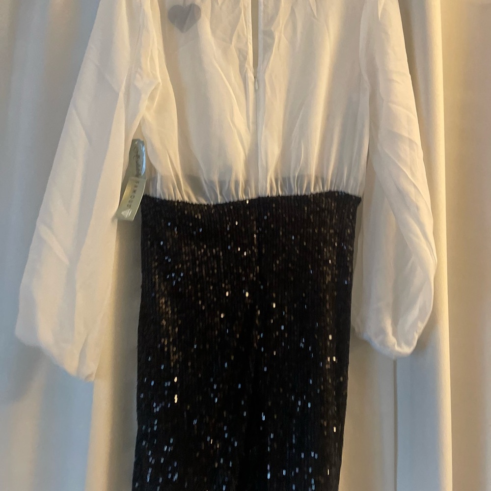 ABSOLUTELY FAMOUSElegant Black and White Kids Dress